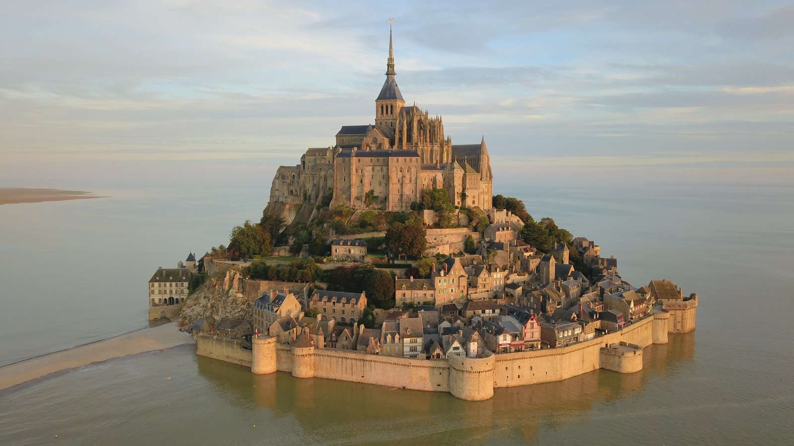 Mont-Saint-Michel : de l'an 708 à aujourd'hui, l'économie d'un rocher
