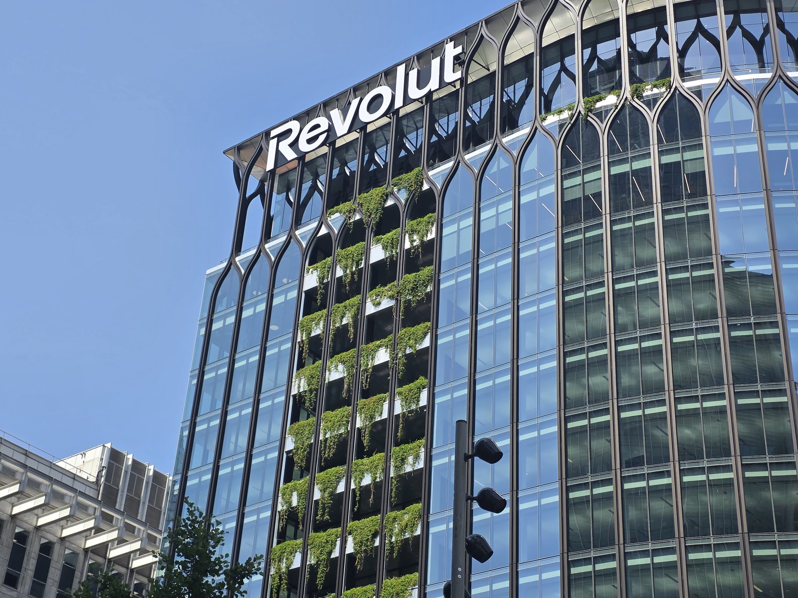 Revolut a sa licence bancaire française, mais pas encore le droit de faire du crédit immobilier